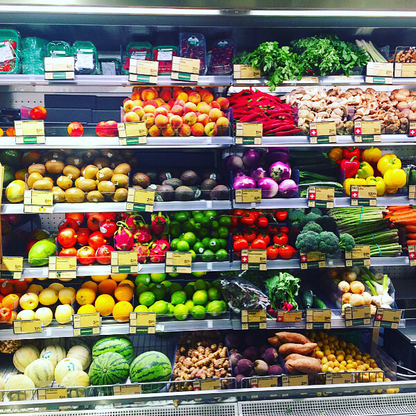 Продукты, произведенные в Швейцарии на ценниках отмечены флажком