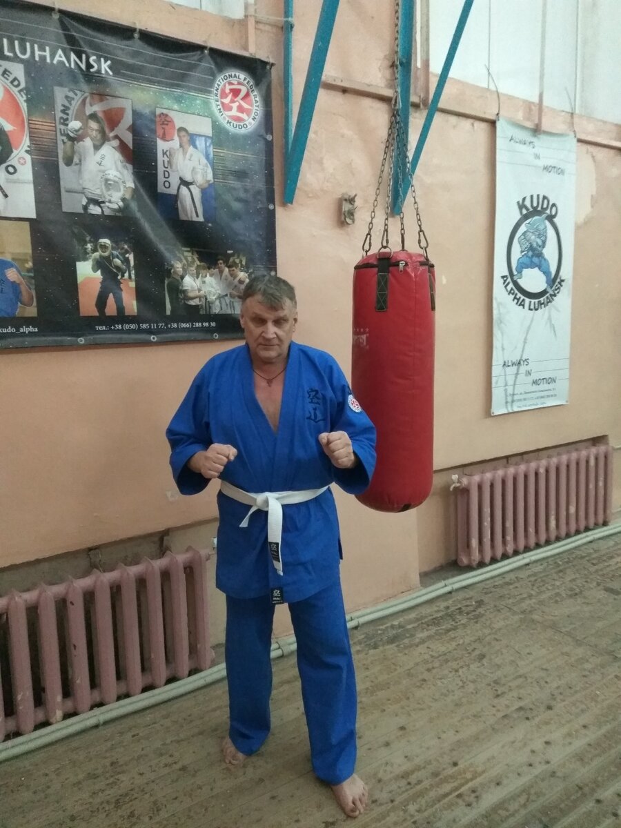 Мне 62.  Секция  карате кудо.  
