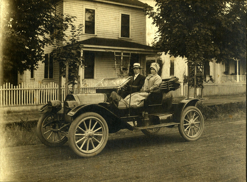 Автомобиль начала xx века. Автомобили 1900-1910 годов. 1910s Ford. Columbus машина 1900х. Первые старинные автомобили.