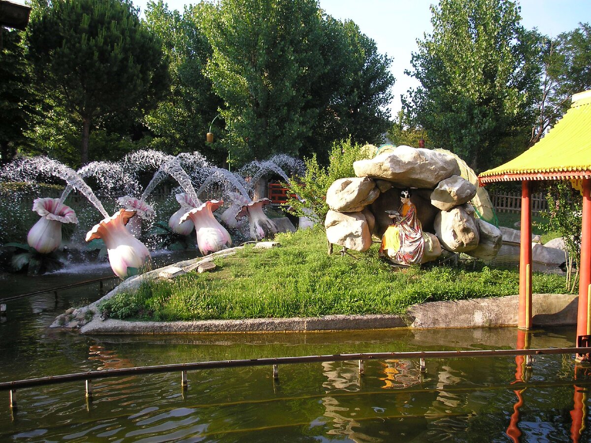 В парке "Фиабиландия". Фото автора
