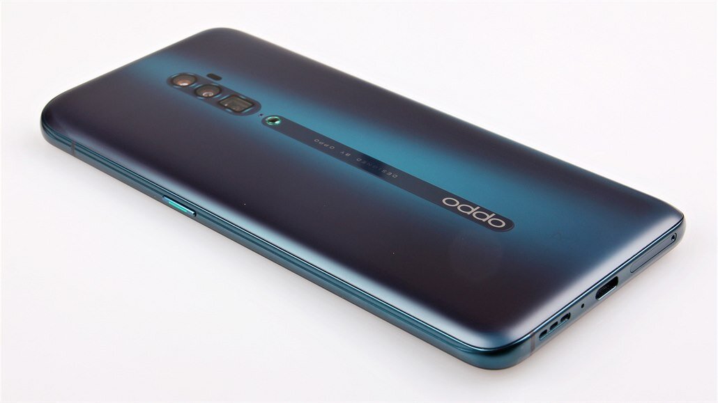 27 ноября 2019 г. 9:09   Процессор является ключевым компонентом смартфонов, что делает его важным и дорогим компонентом для производителей. Некоторые производители разрабатывают свои собственные процессоры, но большинство полагаются на внешние поставки, особенно от Qualcomm.Еще 9 фото в галерее