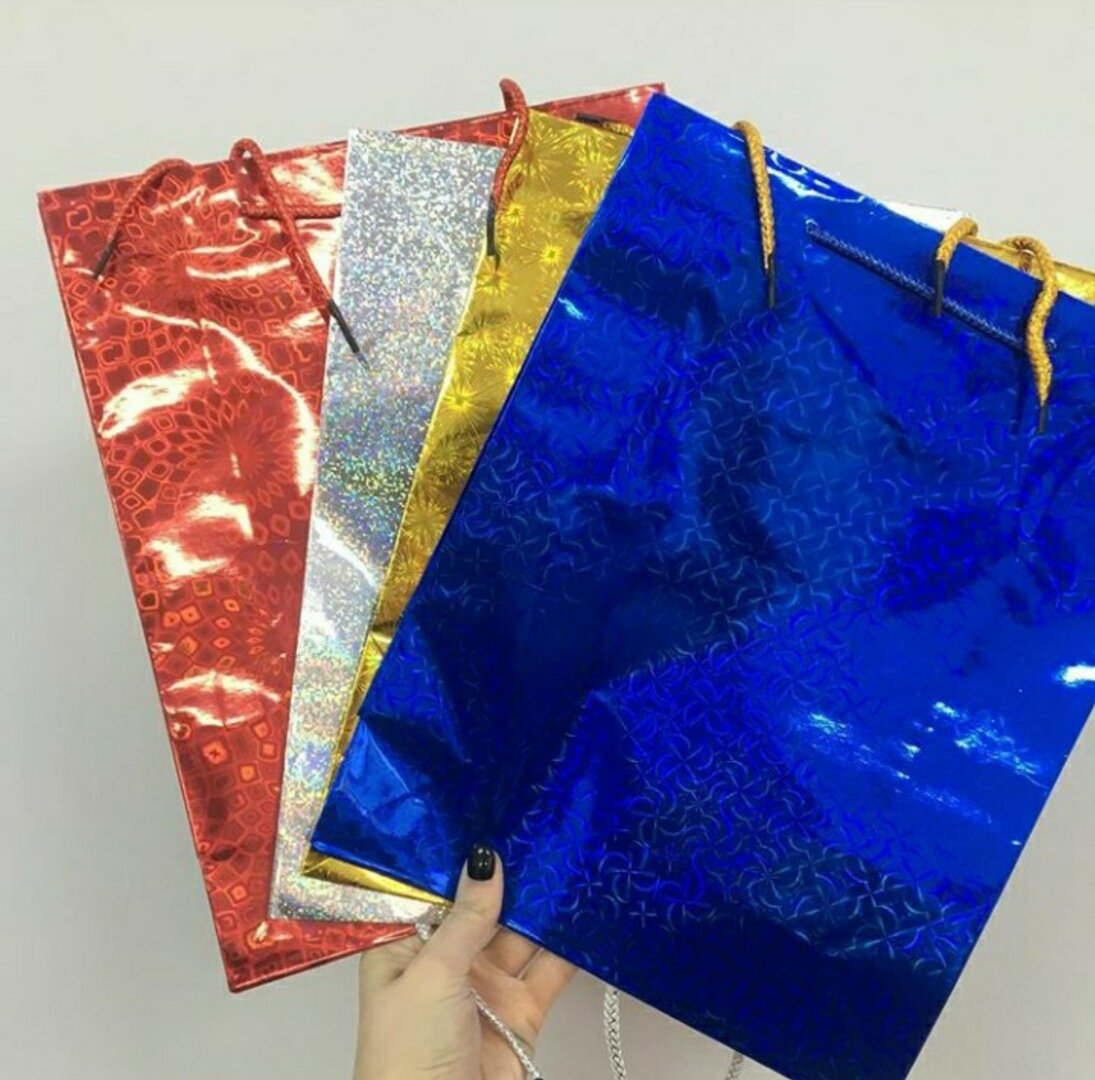 Подарочный пакет в ассортименте, 32х16х10 см, 22 руб.