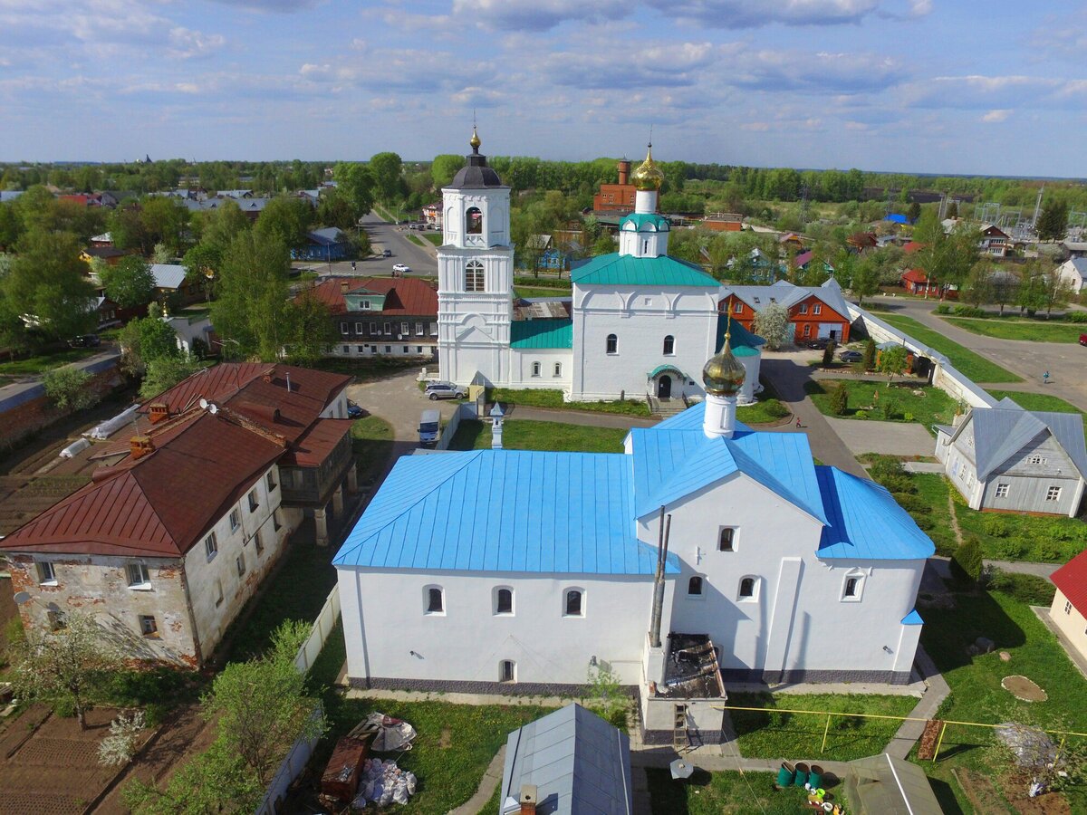 Суздаль васильевская. Свято-Васильевский монастырь Суздаль. Суздаль Васильевский монастырь Васильевский собор. Суздаль Васильевский монастырь Сретенская трапезная Церковь. Суздальский мужской монастырь.