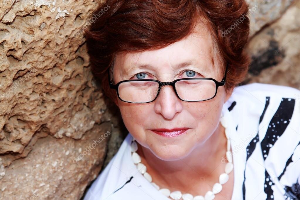 https://st.depositphotos.com/1011958/1635/i/950/depositphotos_16352655-stock-photo-portrait-of-60-years-old.jpg