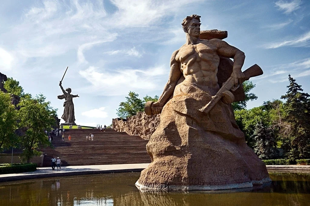 Статуи городов