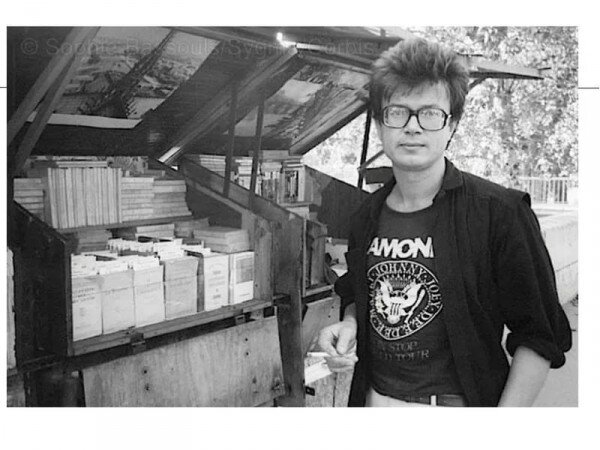 Молодой Эдичка в футболке Rаmones /ed-limonov.livejournal.com/1292027.html