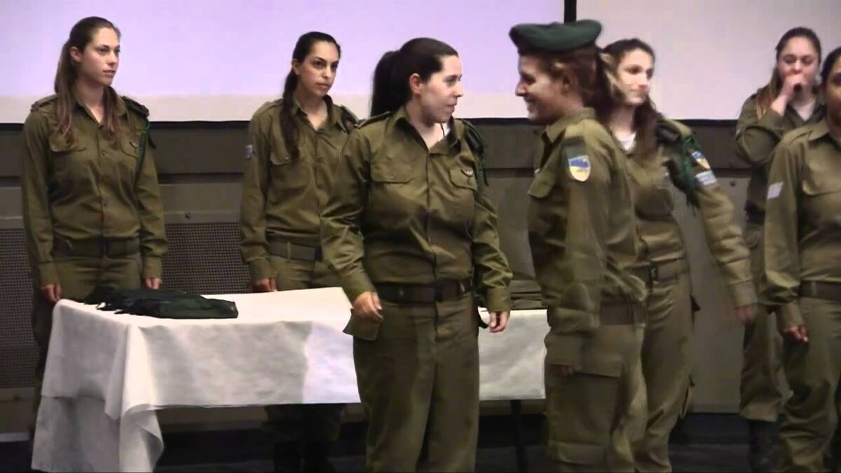 Почему в Израиле женщины служат в армии