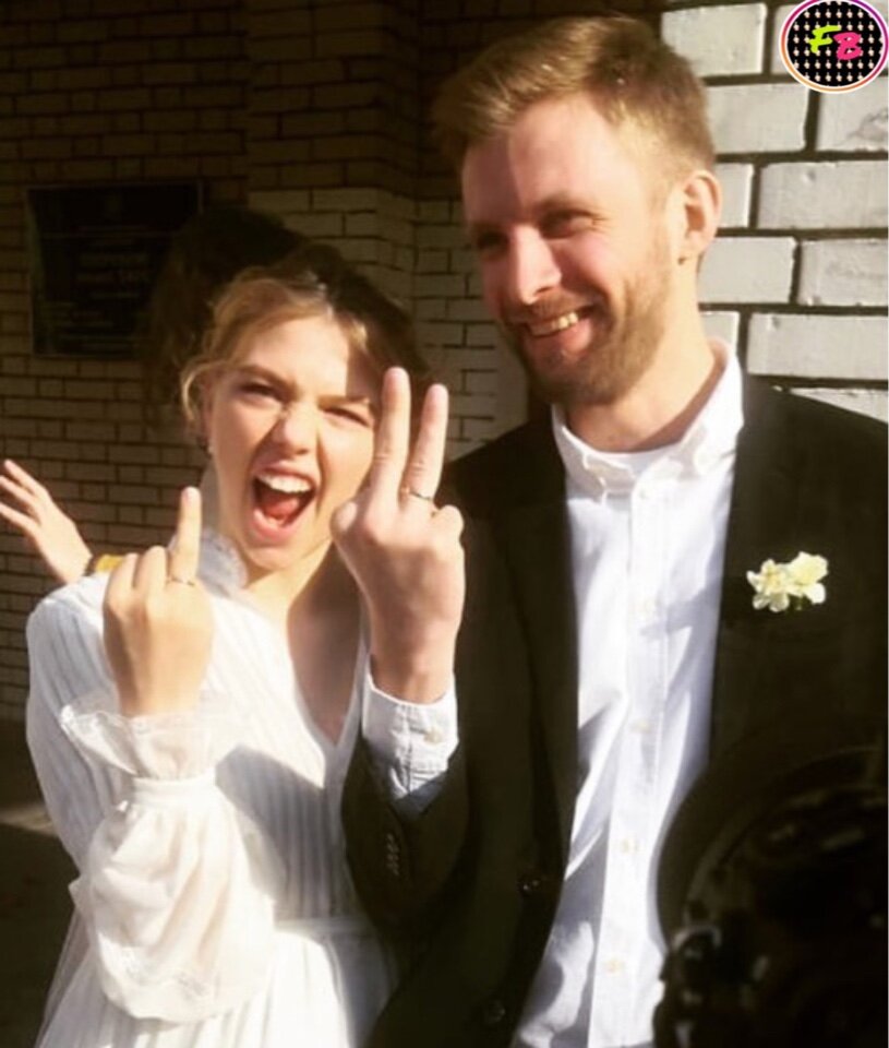 Свадебное фото Таисии Вилковой и Семена Серзина.