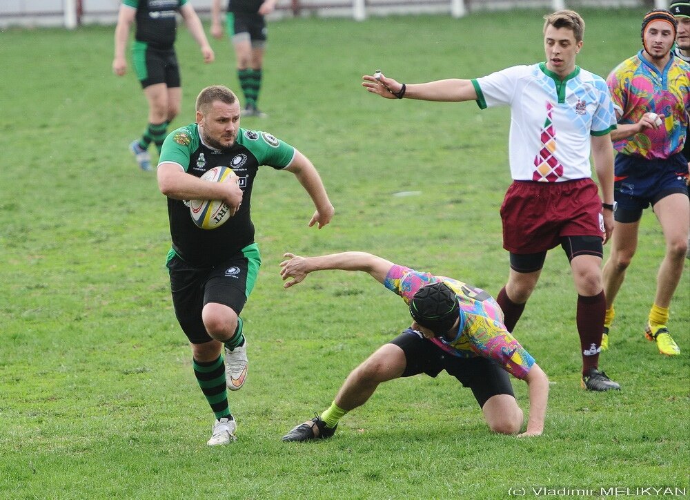 Слева - рулевой нашей секции по тэг-регби