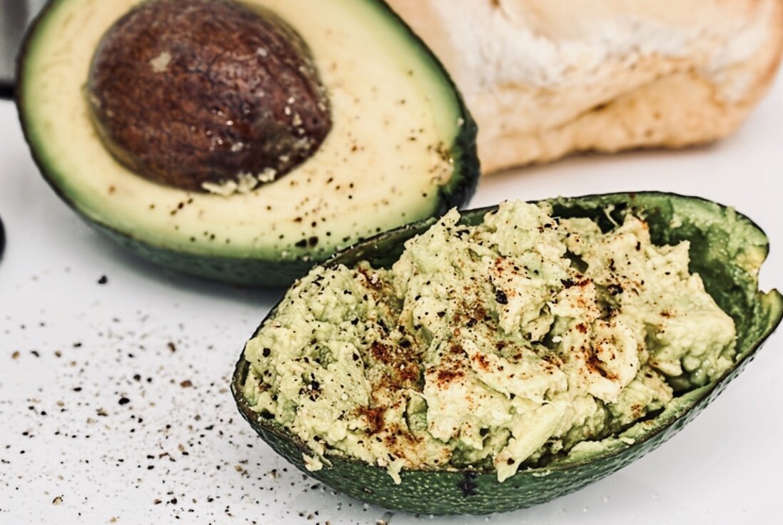 Авокадо - один из вкуснейших и полезнейших источников правильных жиров