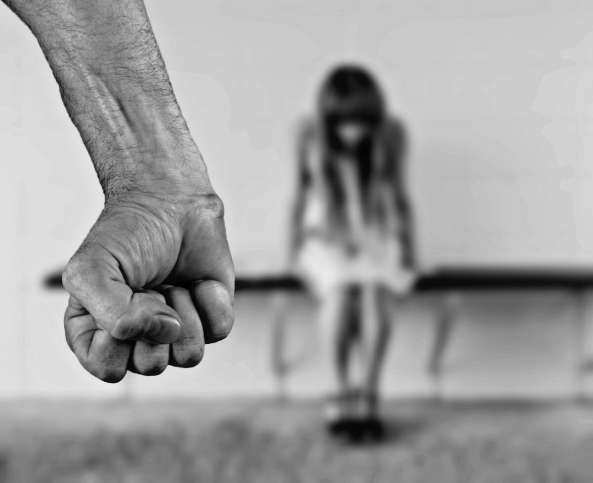 Жестокая личность нуждается во внимании. Всегда, каждую секунду вашего времени.