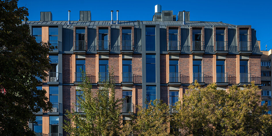 Реконструированная "хрущёвка". Москва, ул. Берзарина 12.