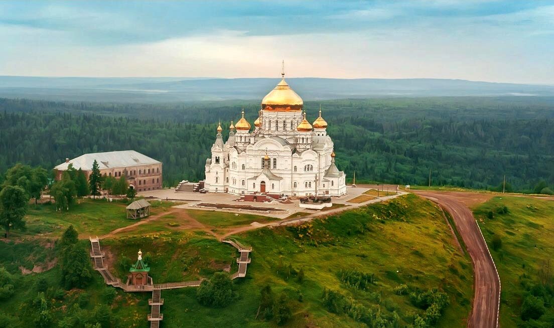 Белогорский монастырь. Фото неизвестного автора