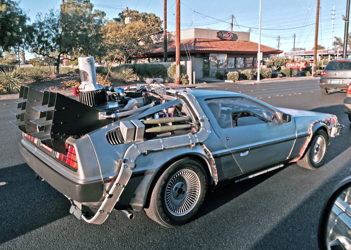 DMC 80 DELOREAN