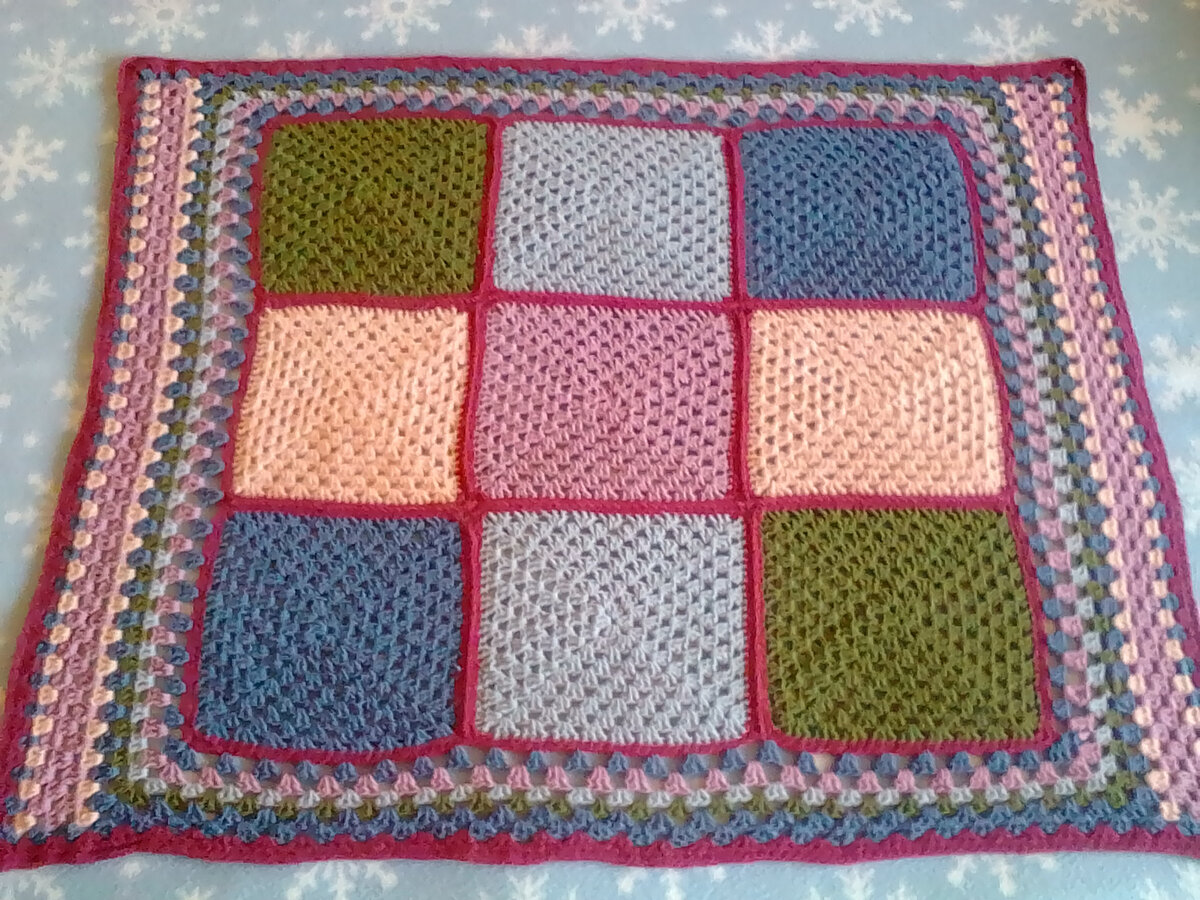 Мой первый в жизни пледик, связанный крючком!