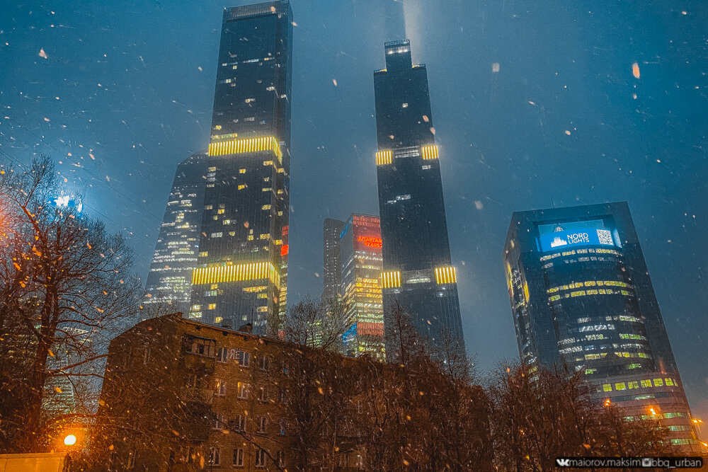 Москва сити 2. Москва Сити и пятиэтажки. Москва Сити 2 камушки. Москва Сити и хрущевки. Москва Сити 2 проект камушки.