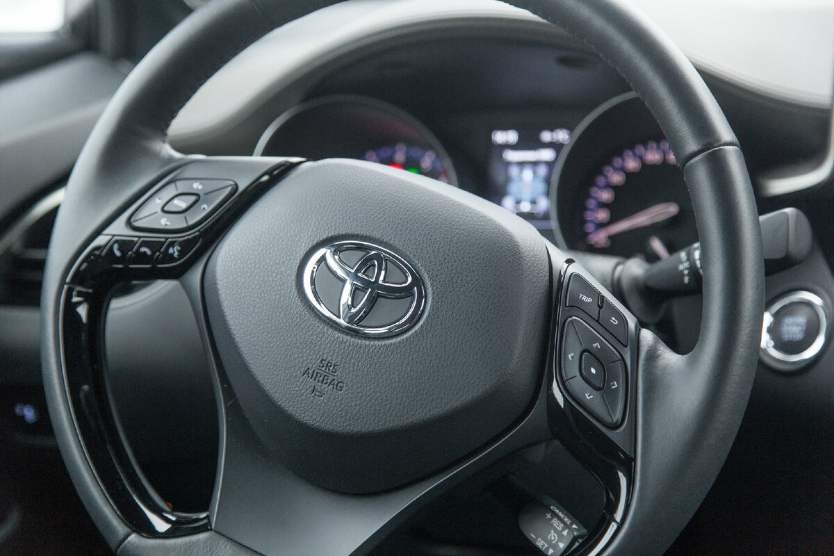 Турбо или атмосферник? Рассказываю какой Toyota C-HR лучше | АВТОДЗЕН ...