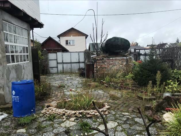 вид территории на ворота