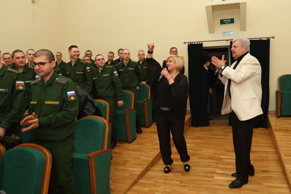 Творческая группа ЦОК ВКС поздравили военнослужащих ВКС с Днем войск противовоздушной обороны