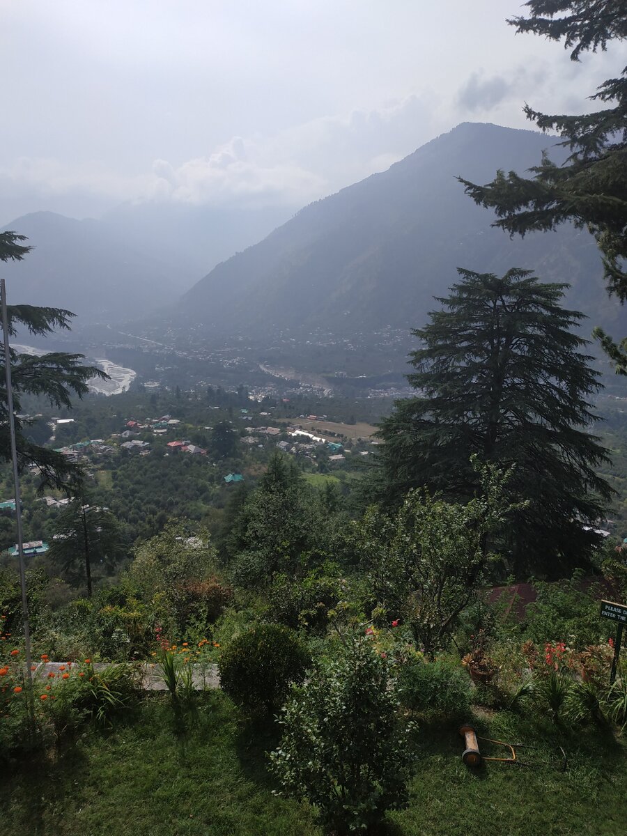 Вид с террасы усадьбы