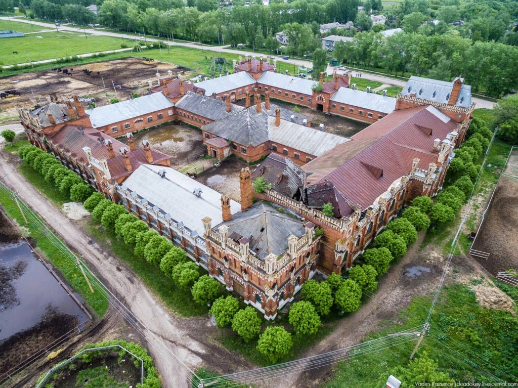 Старожиловский конный завод Рязань. Усадьба-конезавод Старожилово. Старожилово конный завод. Усадьба фон Дервиза в Старожилово.