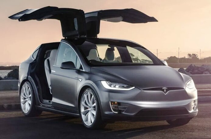 Электромобиль Тесла