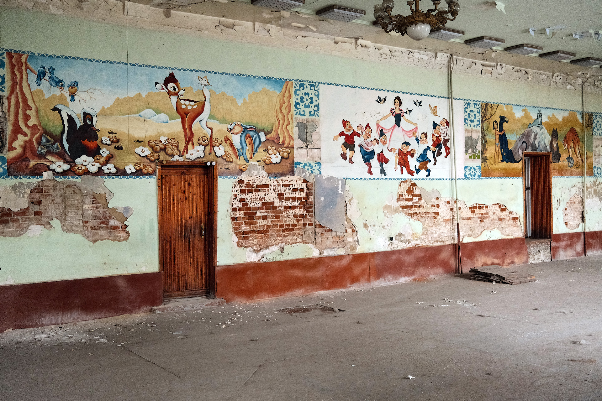 Уникальный архитектурный шедевр в Бийске. Руины исторического наследия России2