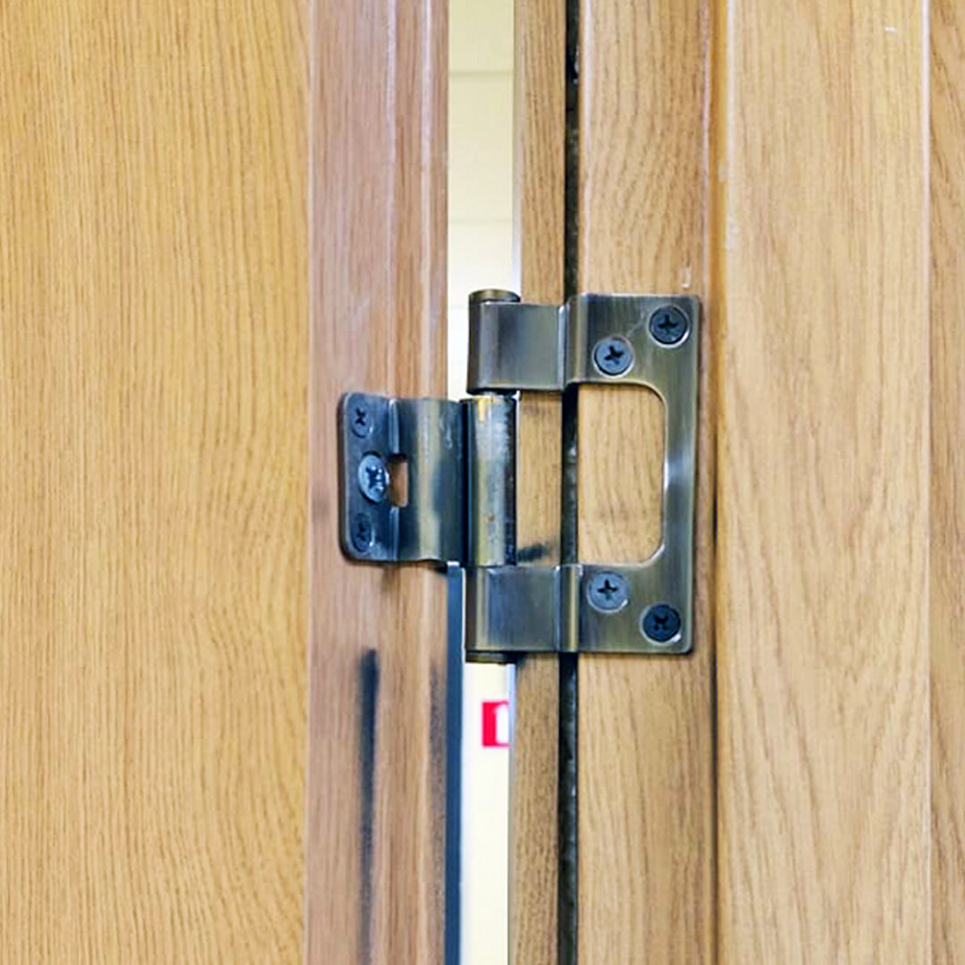 Врезные или накладные петли для межкомнатных дверей