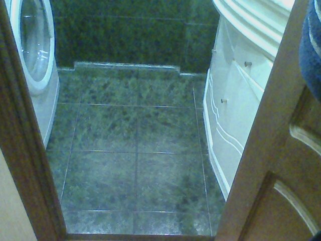 Видимое изображение ванной комнаты, где установлены теплые водяные полы.