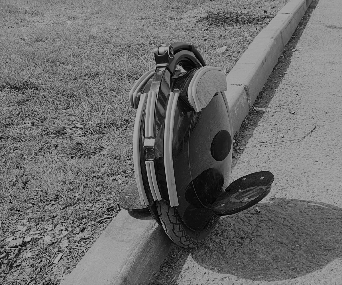 Собственно объект повествования в естественной среде обитания. Педали откинуты, ручка убрана к перемещению хозяина - готов. 