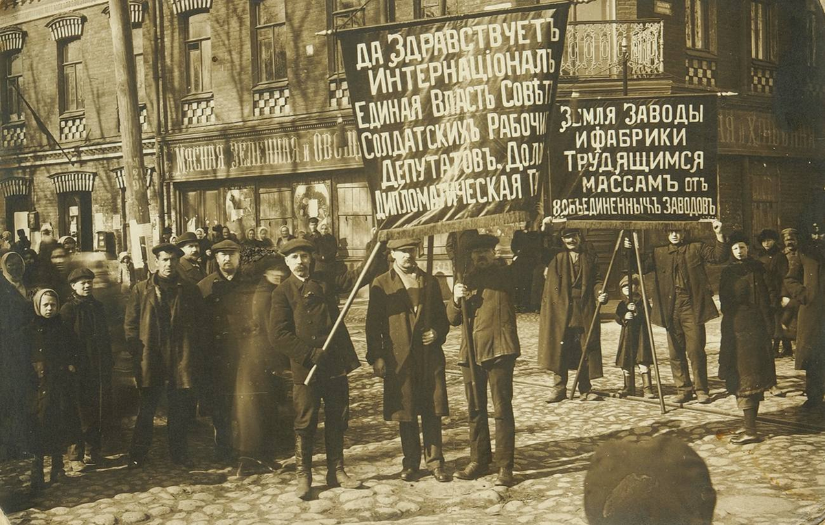 Забастовка на Путиловском заводе 1917. Стачка на Путиловском заводе 1917. Путиловский завод 1905 революция. Путиловский завод в Петербурге до 1917.