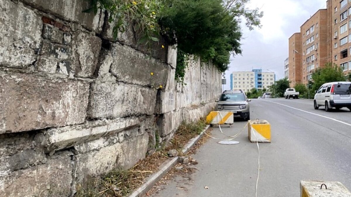     Подрядная организация отремонтирует и частично заменит аварийную конструкцию в районе дома № 52 на улице Пушкинской. Работы должны закончиться до конца августа.