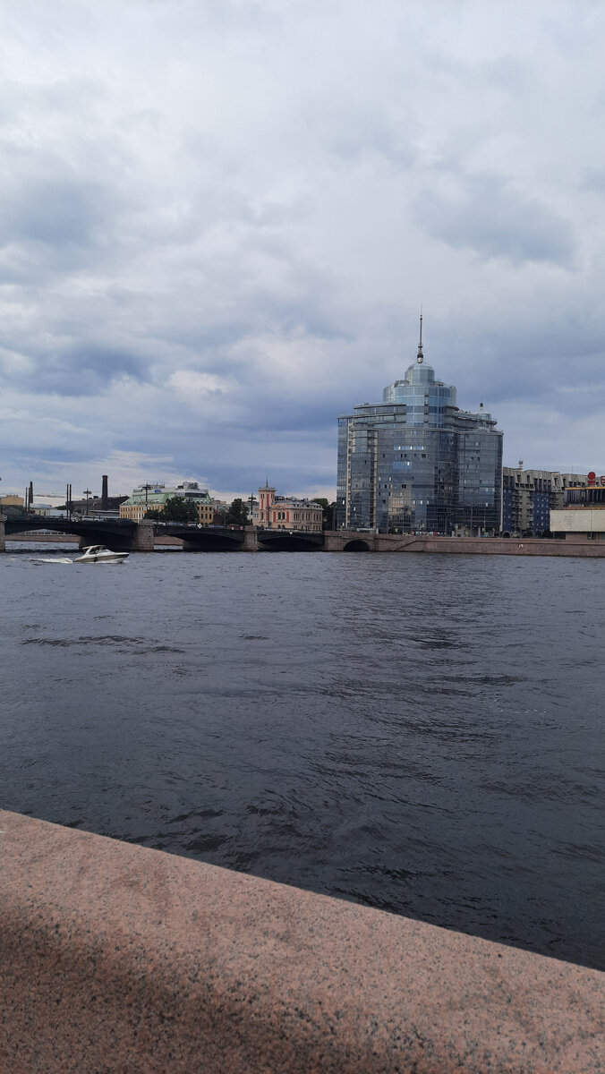 Вид на Смоленскую малую Неву