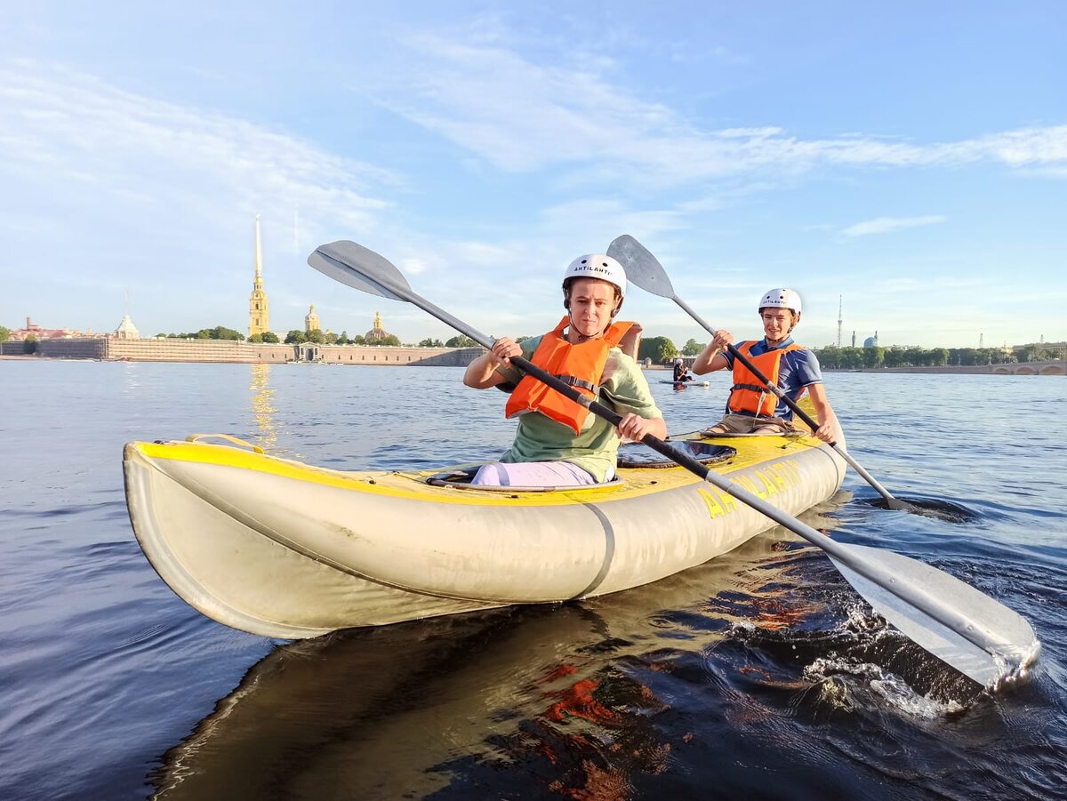 Огромная байдарка