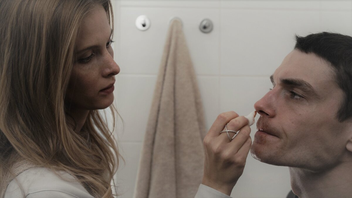 Кадр из сериала Триггер в хорошем качестве