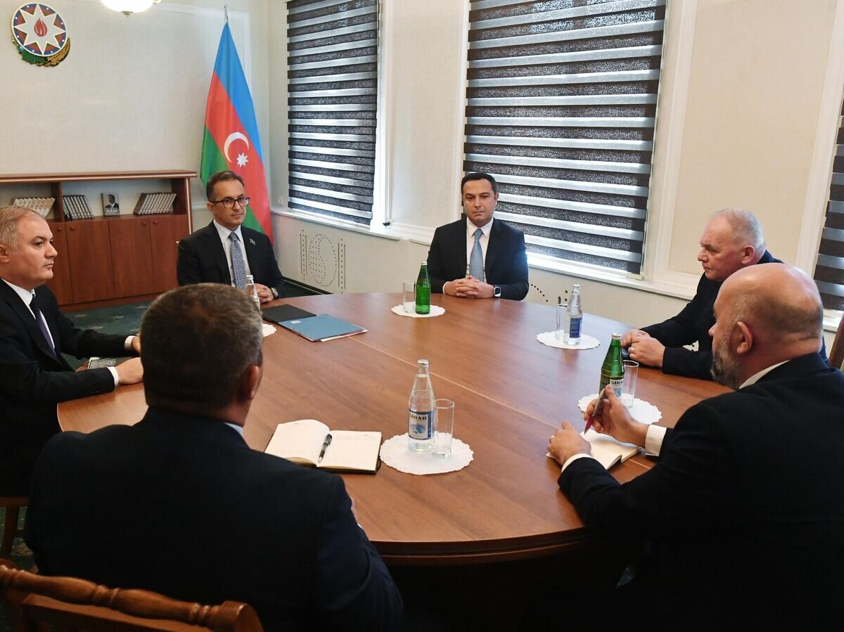    Встреча представителей Азербайджана с делегацией армян Карабаха в городе Евлах© РИА Новости / Михаил Воскресенский