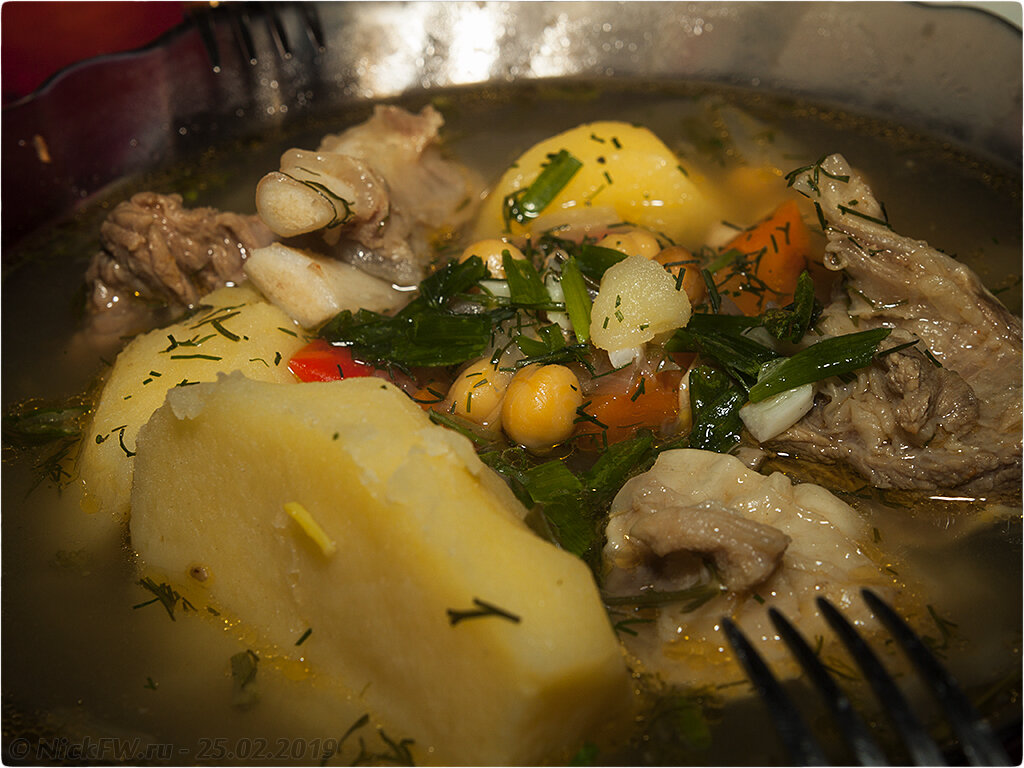 1. Шурпа в сотейнике © NickFW.ru