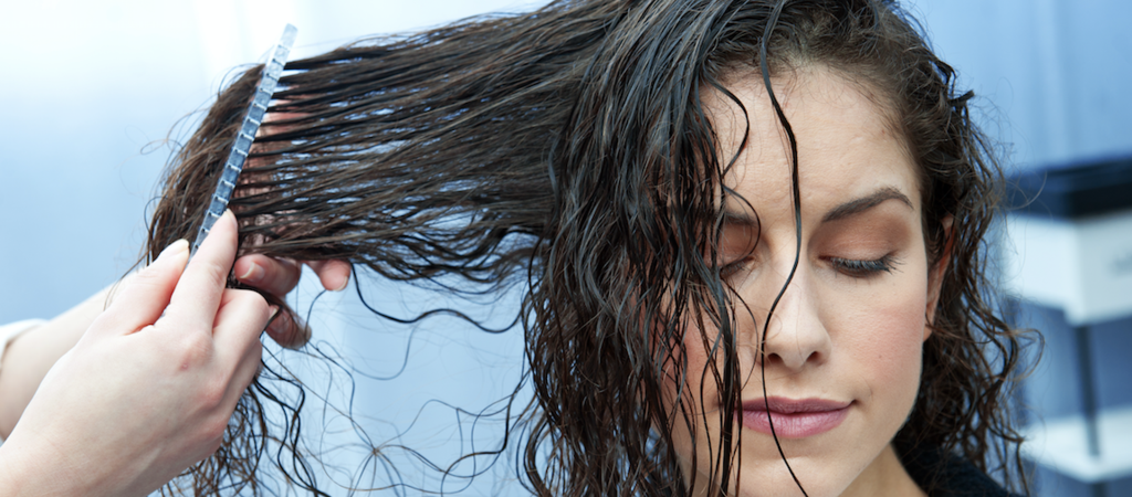 Почему нельзя спать с мокрыми волосами нарощенными