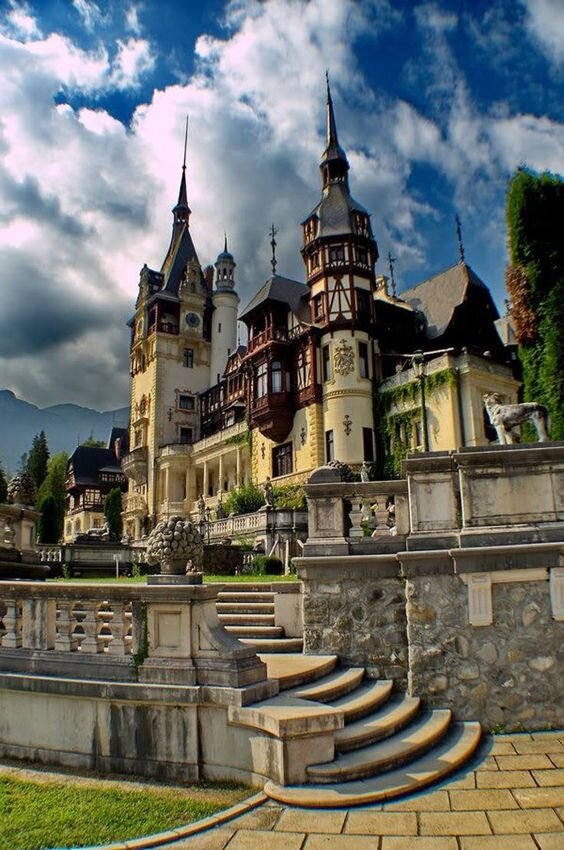 http://www.topinspired.com/top-10-breathtaking-castles-around-the-world-5-will-hypnotize-you/