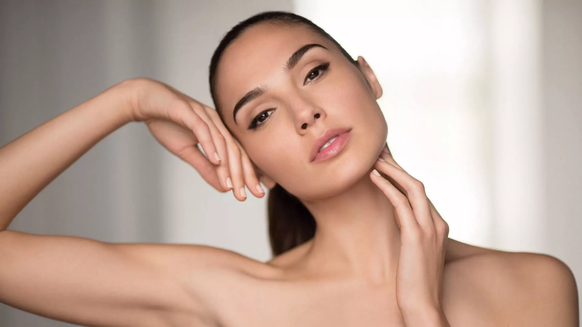 Галь Гадот. Источник фото: fonstola.ru