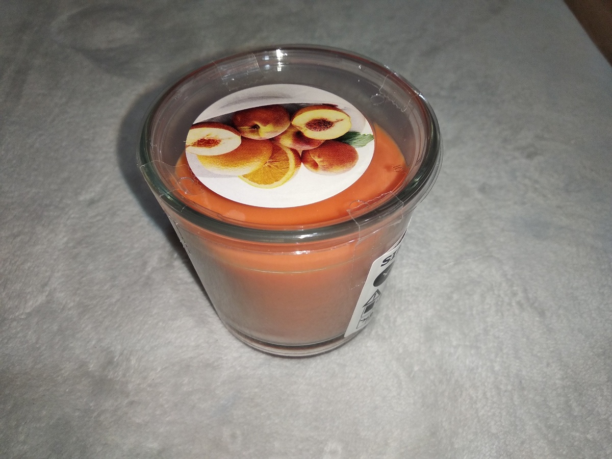 Ароматическая свеча в стакане Синлиг.