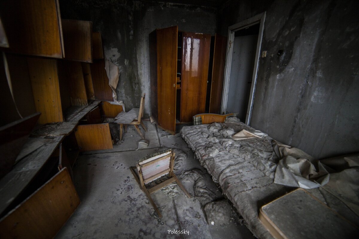 Что есть внутри домов Припяти. Свежий фоторепортаж с Чернобылькой зоны отчуждения