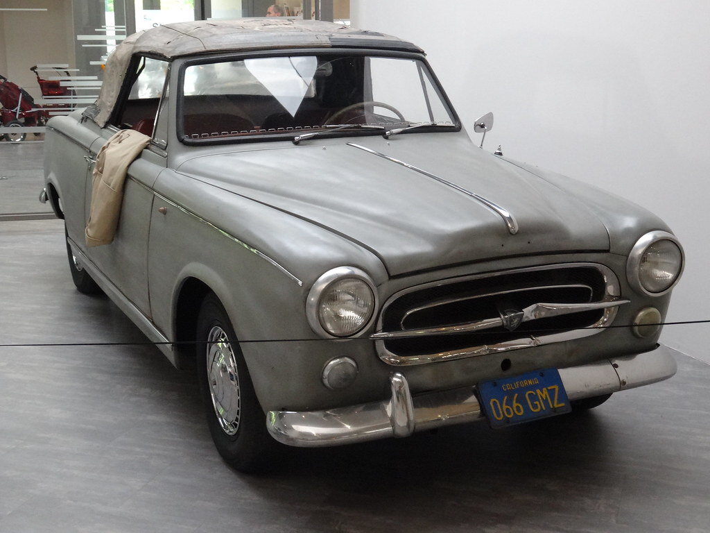 Peugeot 403