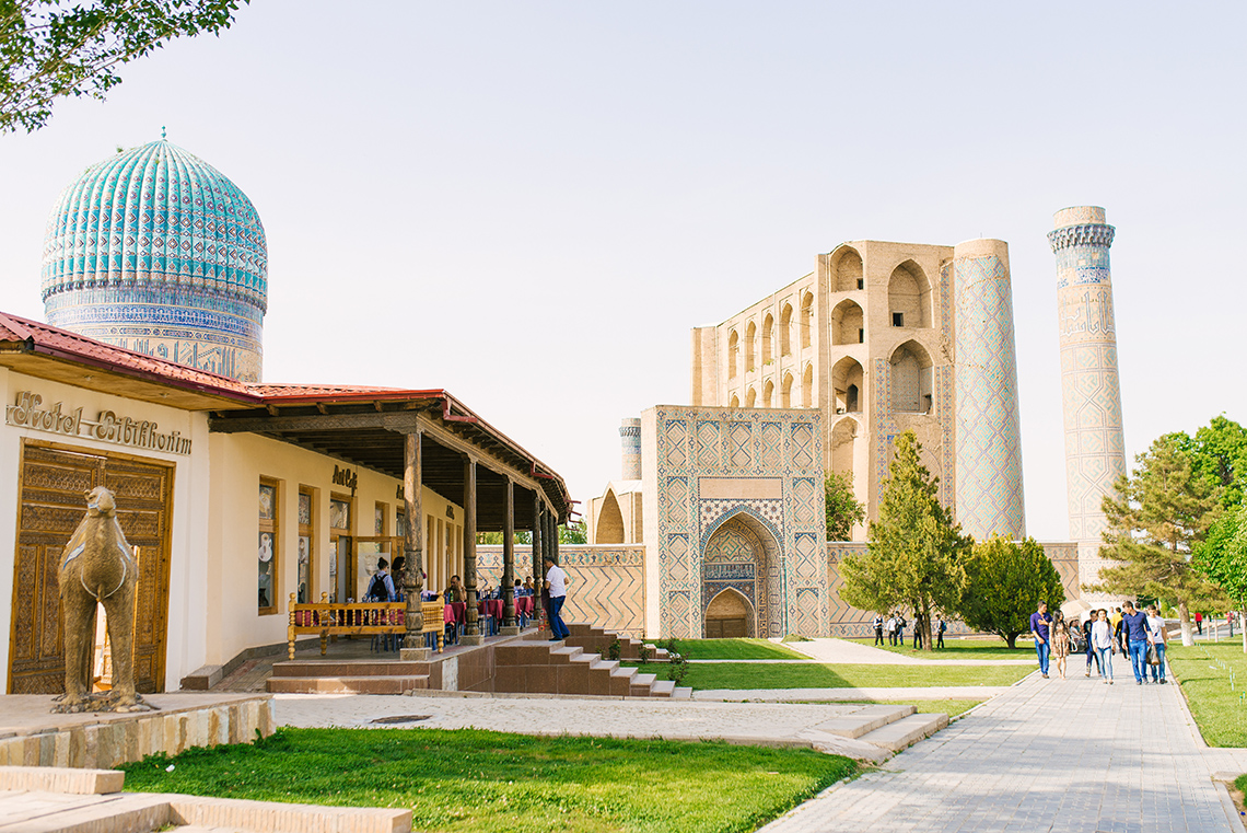 Samarqand sankt. Мечеть Самарканд минарет. Ташкент Самарканд мечеть. Регистан Самарканд. Самарканд Сити Узбекистан.