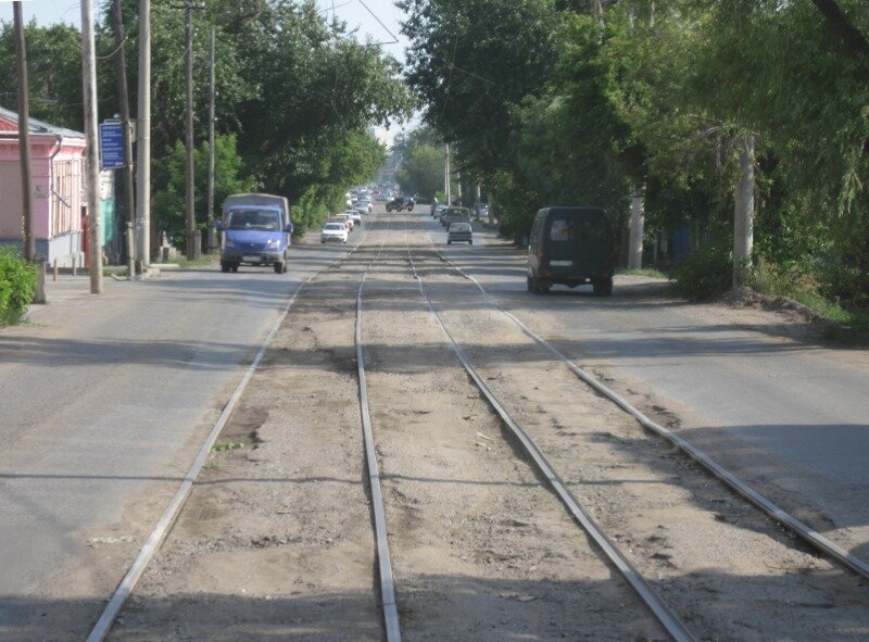 2. 4-5-я Северная. 10.07.2008г. Фото 1 и 2 сделаны из окна трамвая, которому всего несколько дней осталось ездить по старым рельсам.

