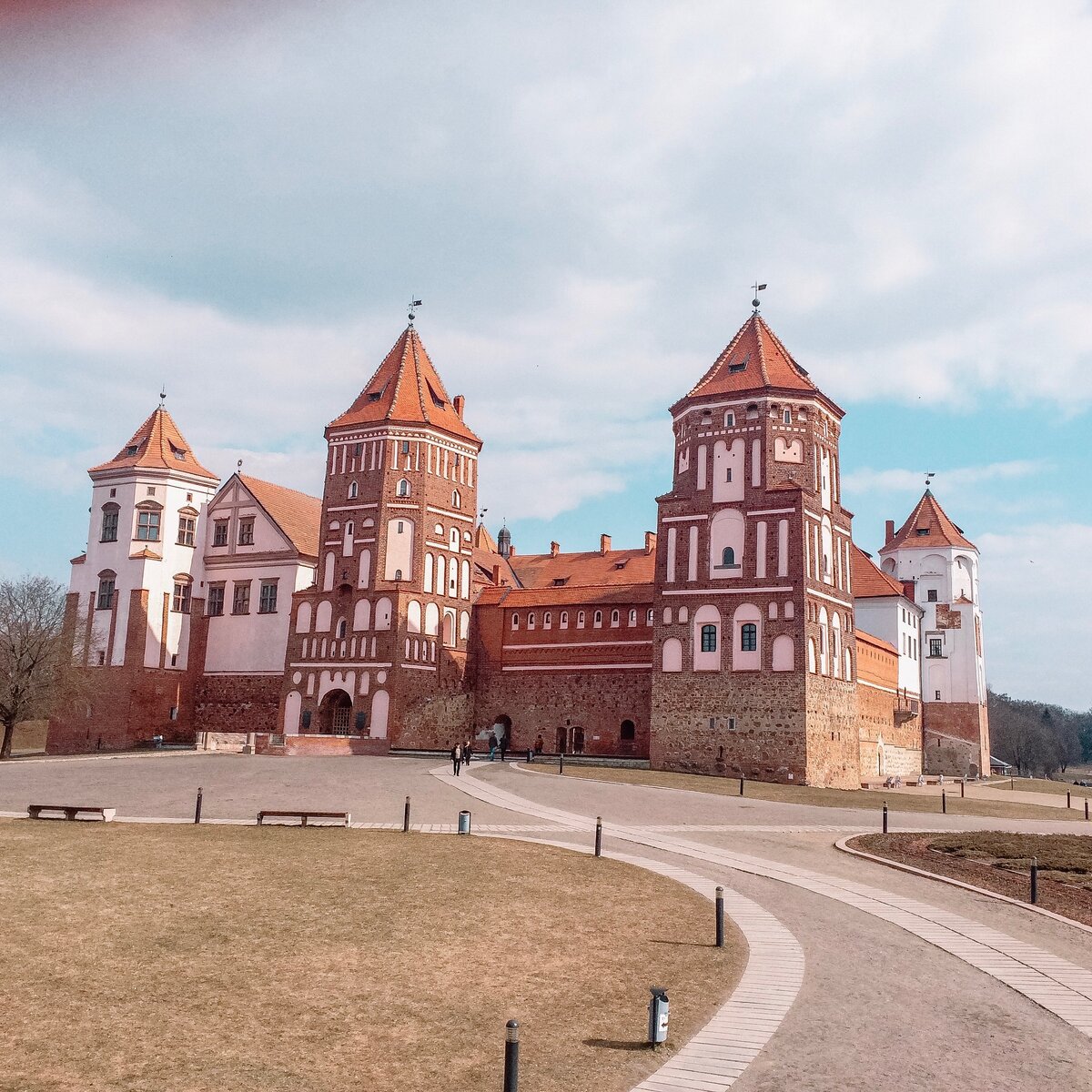 минск несвиж. экскурсии мир несвиж из минска. минск несвижский замок. замки белоруссии мирский замок. экскурсии мир несвиж из минска.