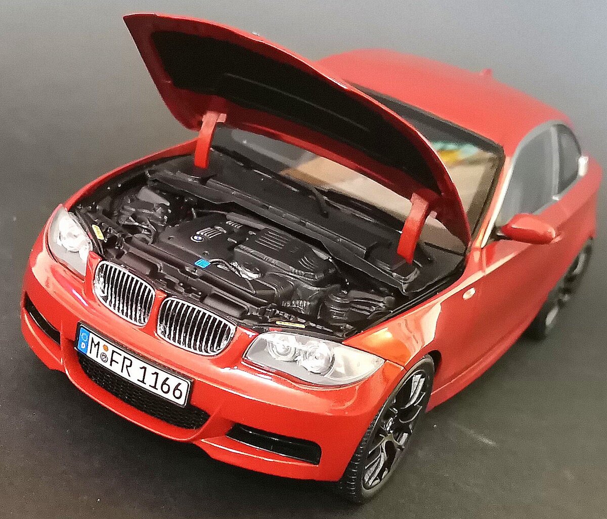 BMW 135i E82 на летних колесах | Мир 1:18. Масштабные модели авто | Дзен