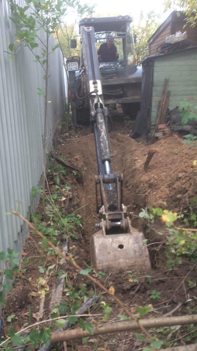 копаю коммуникации для дома