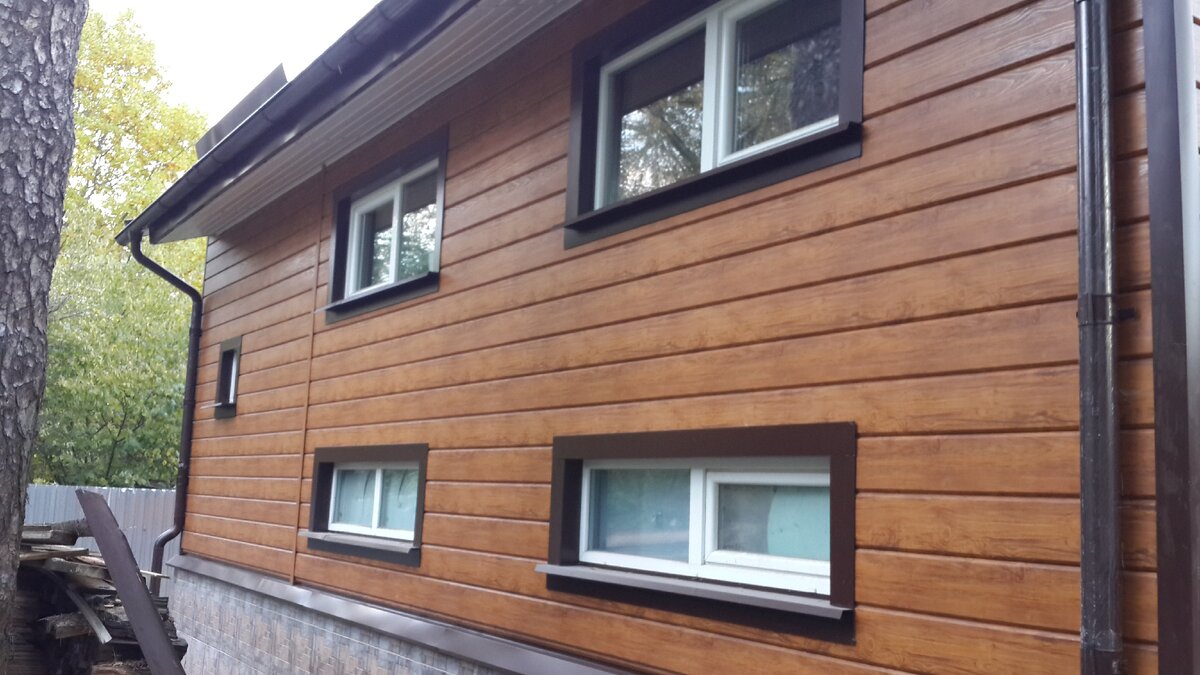 вид с торца дома (баня, бассейн, финская сауна) так-сказать - левый блок! Фото из собственного архива.