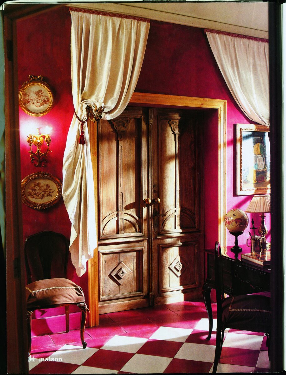 Если ткань опустить в жидкий гипс, она драпируется не только красиво, но  и надежно.